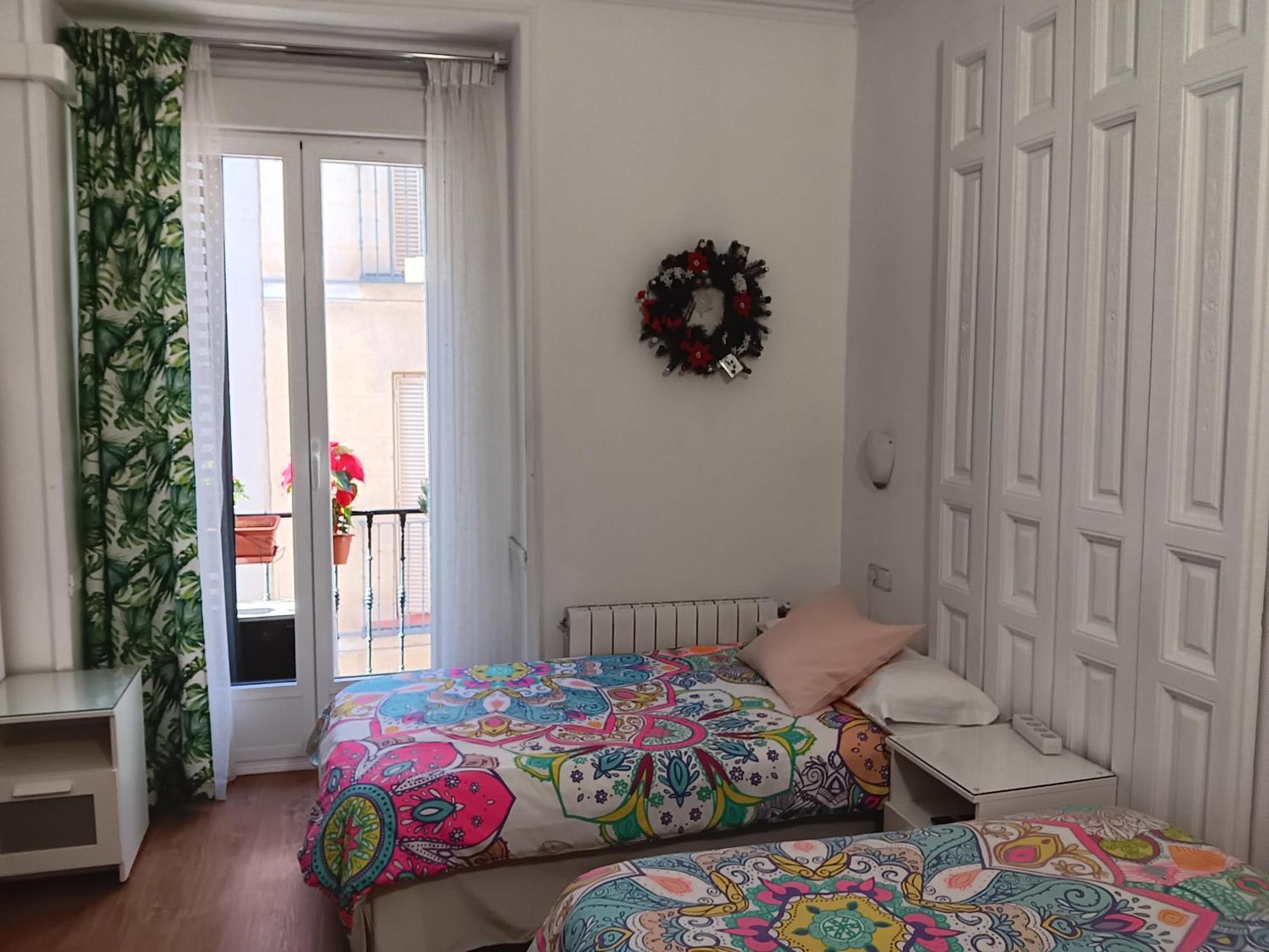 Hostal Casa Chueca Madrid Exterior foto